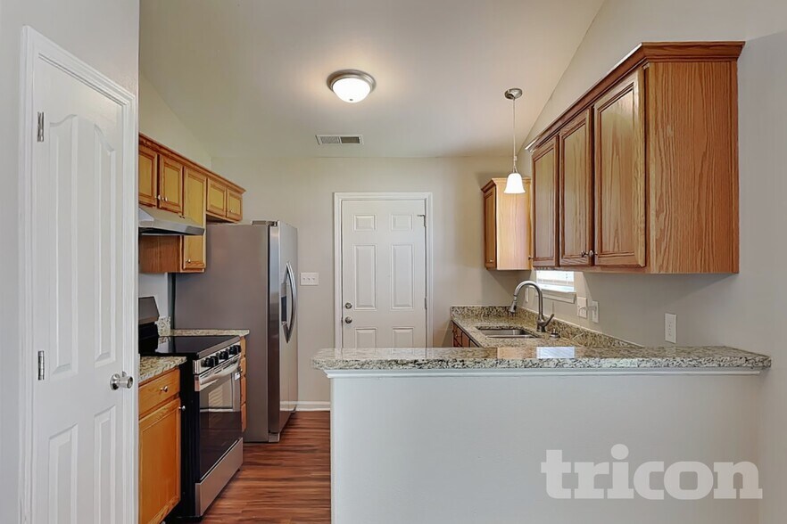 Building Photo - 2856 Oasis Ln