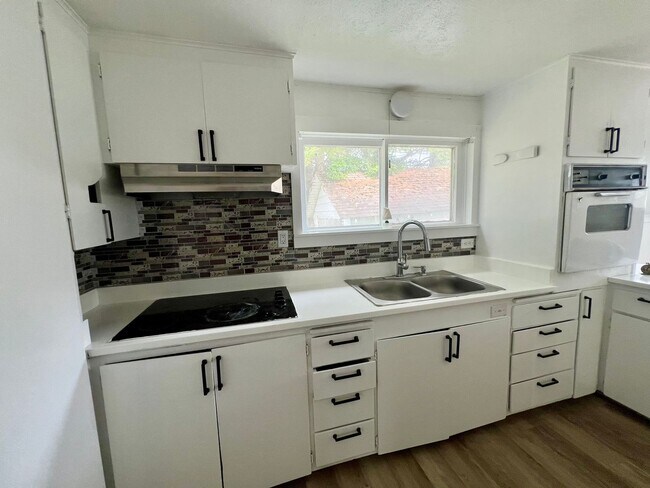 Building Photo - Spacious 4 Bed, 2 Bath Home for Rent in North Bend