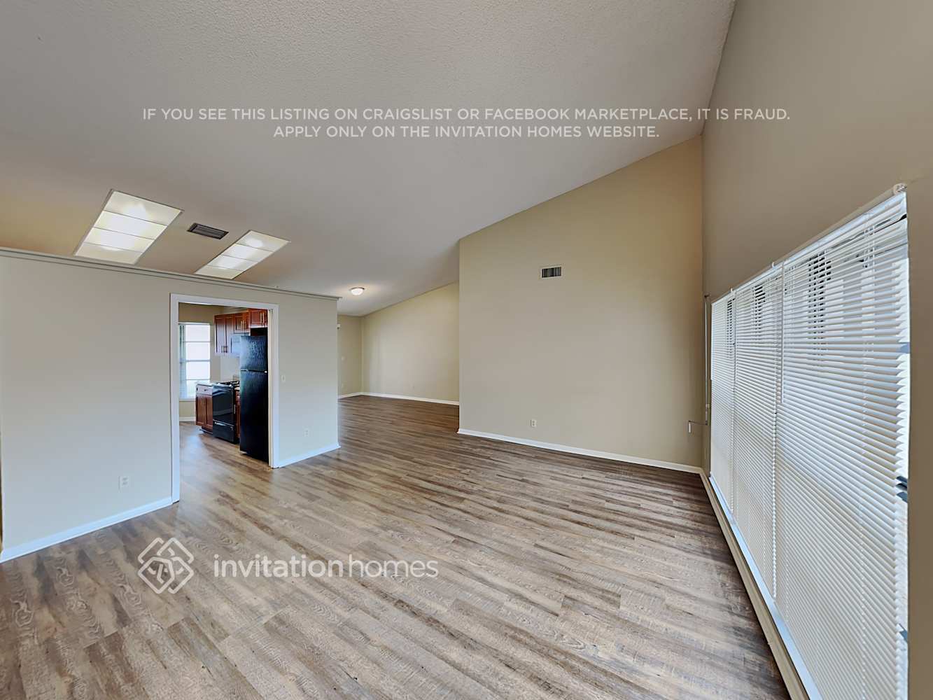 Building Photo - 9701 NW 33rd Manor