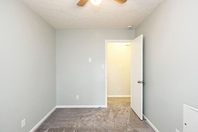Building Photo - 930 Claudius Ct