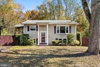 Building Photo - 3101 Burbank Ln