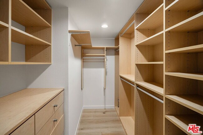 Building Photo - 10311 Clusterberry Ct