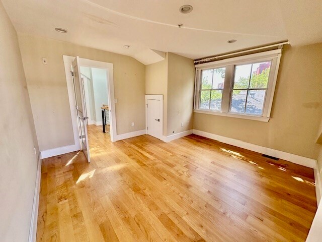 Building Photo - 408 Putnam Ave