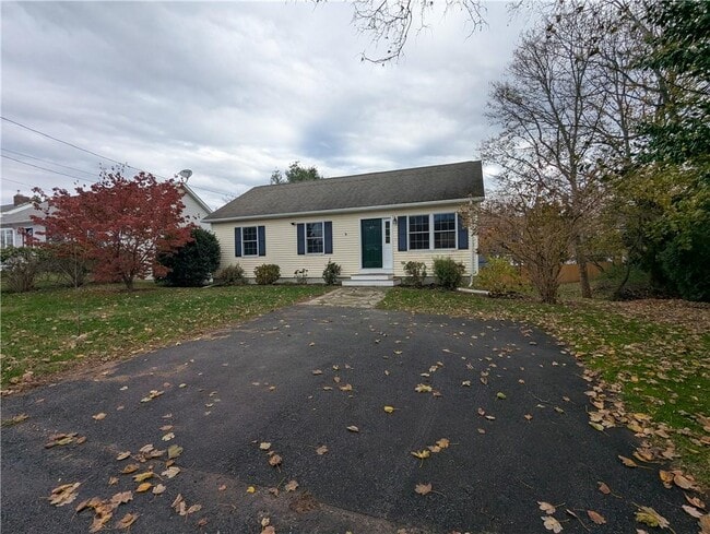 Building Photo - 47 King Phillip St