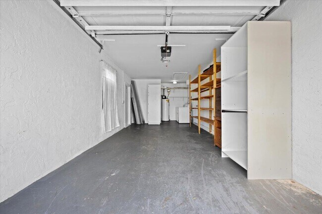 Building Photo - 11888 Suellen Cir