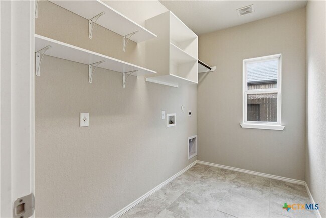 Building Photo - 2940 Coral Way