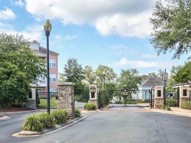 Building Photo - 2801 Chancellorsville Dr