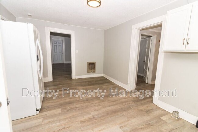 Building Photo - 2901 E 47th St