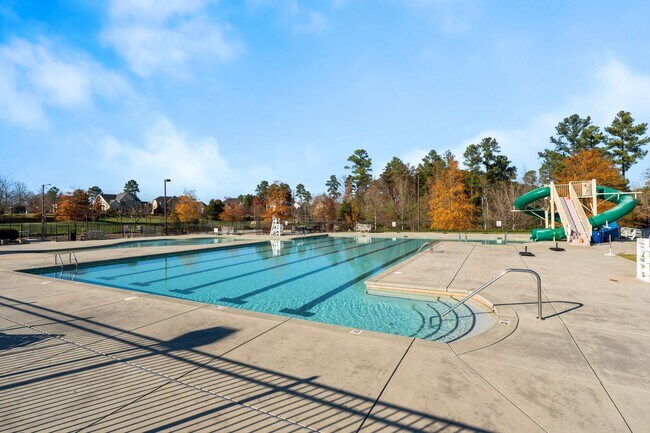 Building Photo - Amazing location in Durham-Pool, Tennis Courts, Gym!