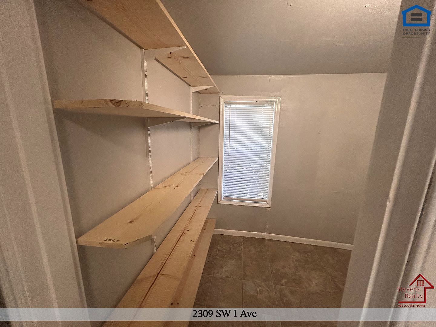 Building Photo - 2309 SW I Ave