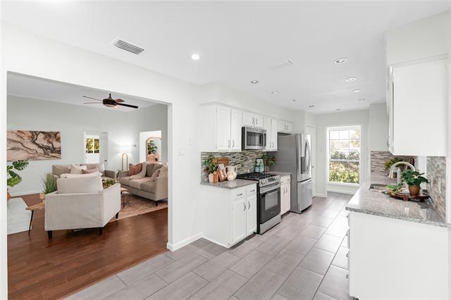 Building Photo - 2600 Summertree Dr