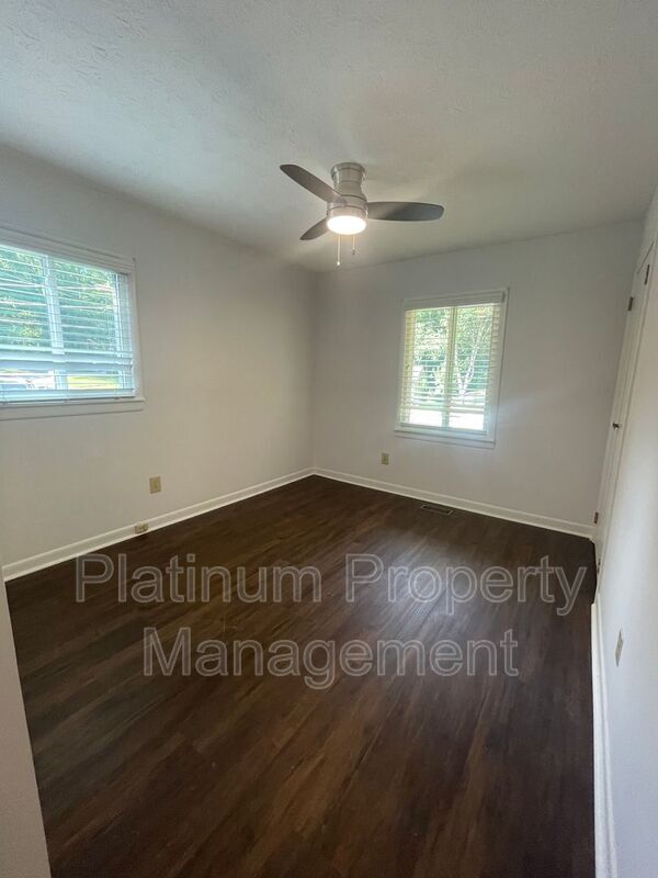 Building Photo - 2564 Timberly Dr SE