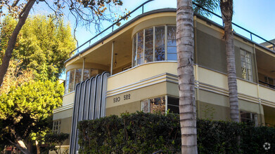 Building Photo - 520-522 N Rossmore Ave
