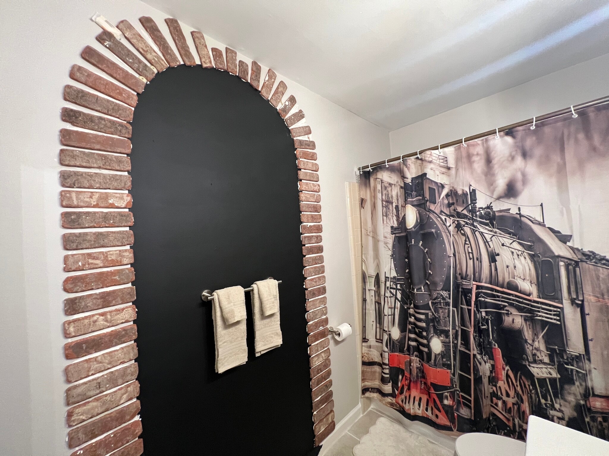 Building Photo - 1905 2nd Ave N