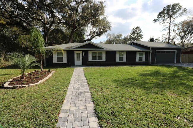 Building Photo - 140 Seminole Rd