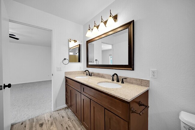 Building Photo - $2,640.95, $300 off the first month's rent, 4 Beds - 2 Bath, Single Family Home in Denver with 2-...