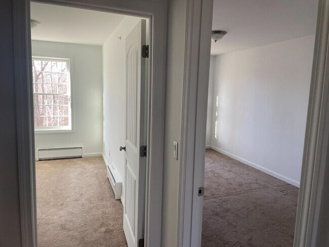 Building Photo - 6 Grove St