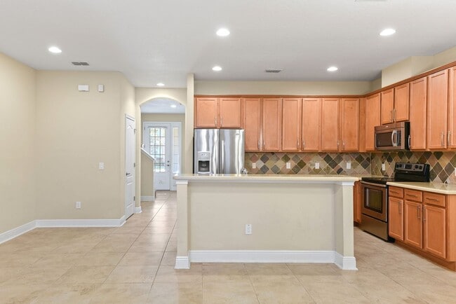 Building Photo - Savannah Park 3 bedroom townhouse