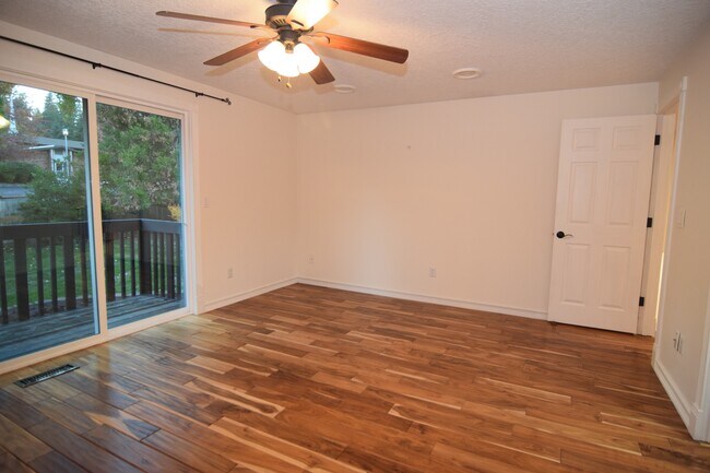 Building Photo - 17927 Ridge Lake Dr