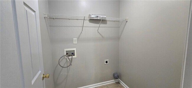 Building Photo - 610 James Ridge Dr