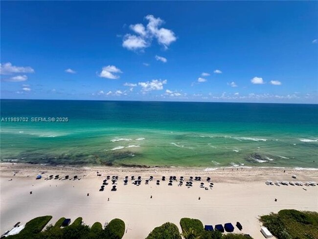 Building Photo - 17121 Collins Ave