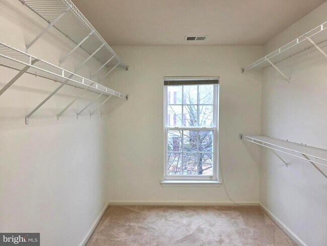 Building Photo - 12928 Clarks Crossing Dr