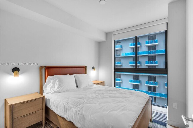 Building Photo - 11 NE 6th St