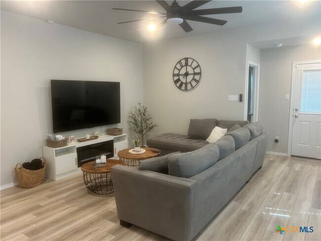 Building Photo - 8704 Cantera Rdg Rd
