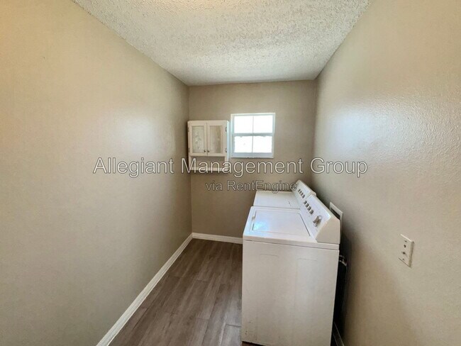 Building Photo - 1011 Morvan Ln