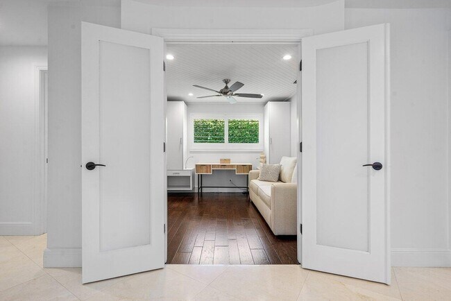 Building Photo - 6130 Ridge Ln