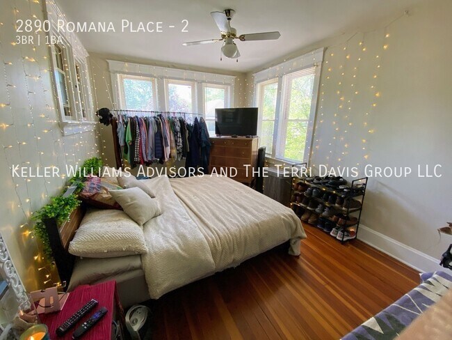 Building Photo - 2890 Romana Pl