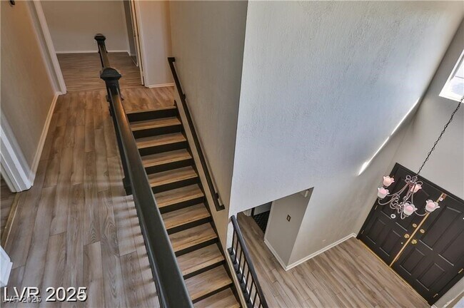 Building Photo - 722 Barrie Ct