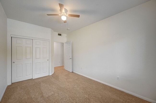 Building Photo - Charming 3-bed, 2-bath Downstairs Unit