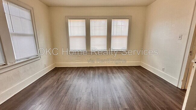 Building Photo - 1223 NW 45th St