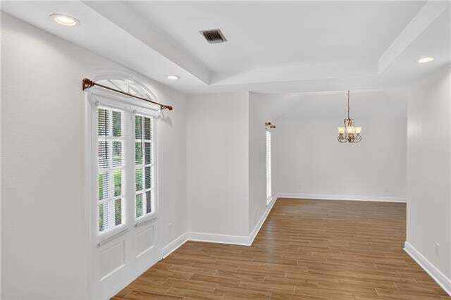 Building Photo - 401 Starling Dr