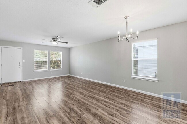 Building Photo - 1612 Sylvia Ln