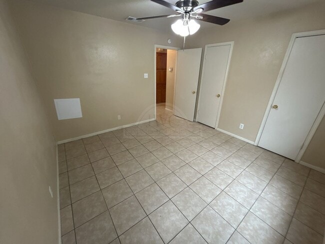 Building Photo - 1905 Windward Dr