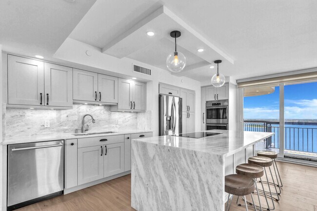 Building Photo - 5380 N Ocean Dr