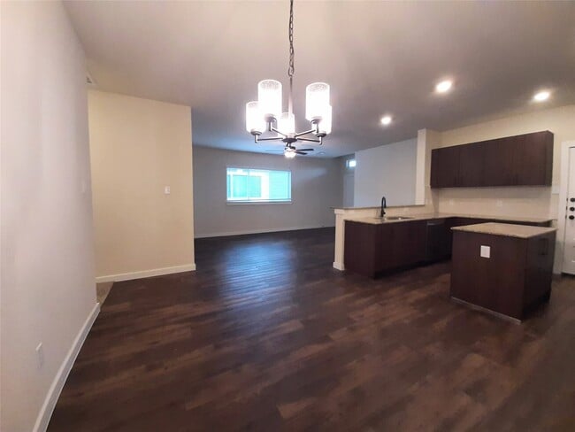 Building Photo - 25539 Starling Ln