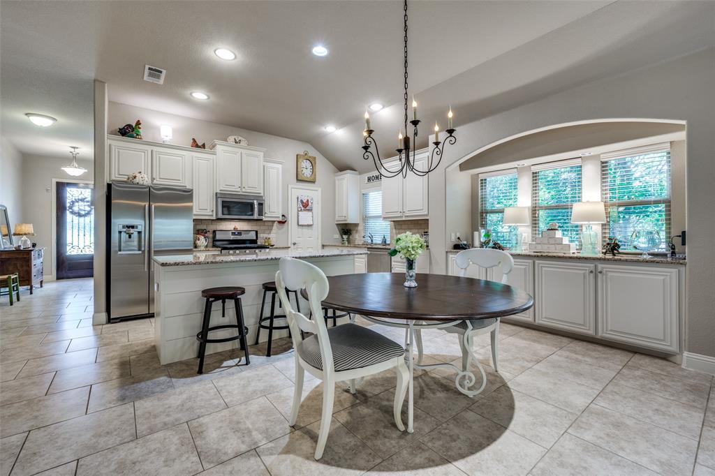 Kitchen and Breakfast - 928 Lighthouse Ln