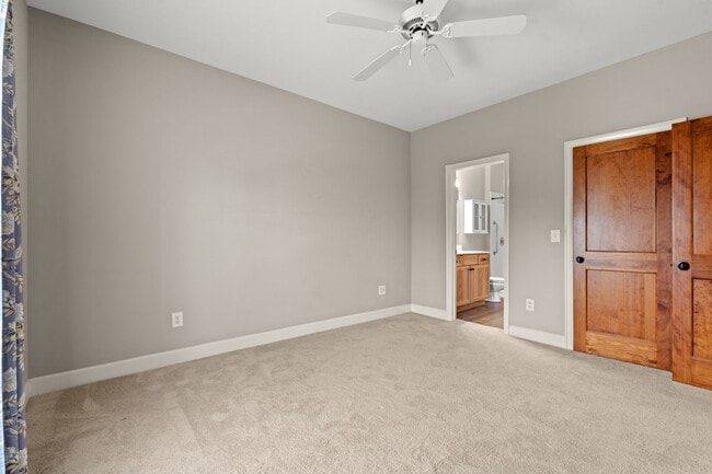 Building Photo - Mingo