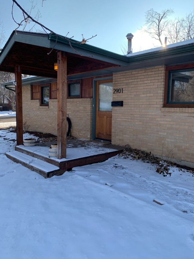 Primary Photo - Sunny 3 bed/2 bath North Boulder Home - Av...