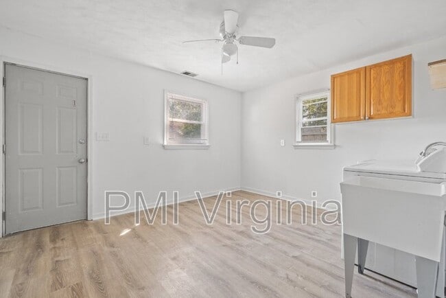 Building Photo - 336 Dodge Dr