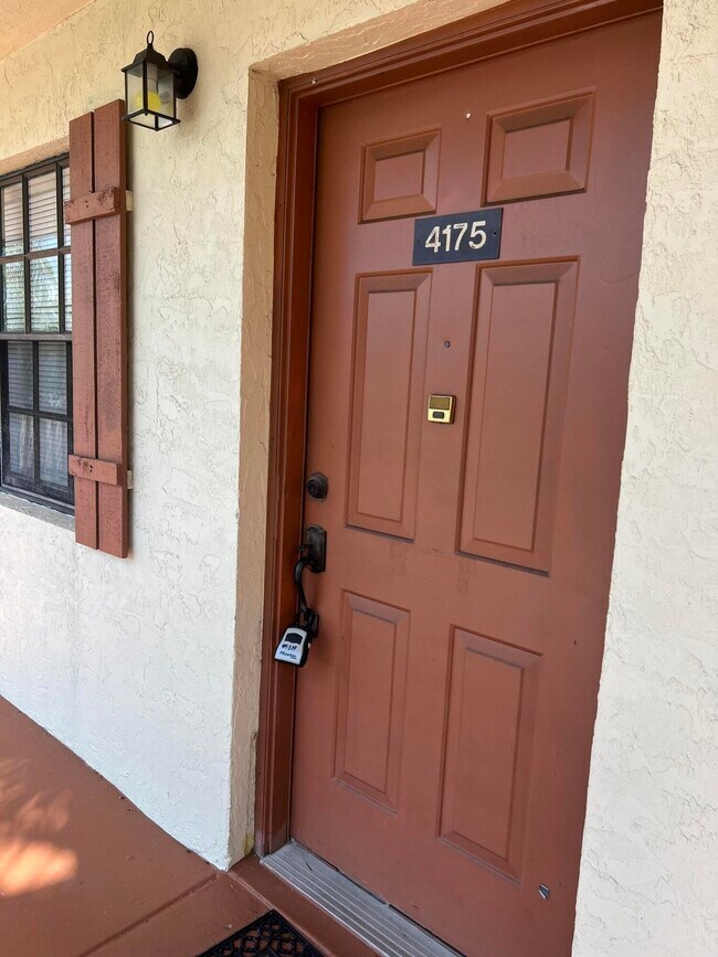 Building Photo - 4175 Oak Terrace Dr
