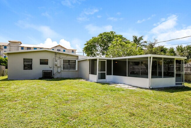 Building Photo - 3781 SW 41st St