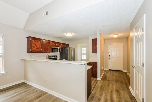 Building Photo - 7558 Fox Hunt Dr E