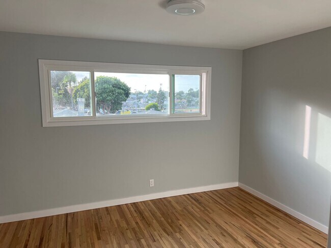 Building Photo - Sheldon St.