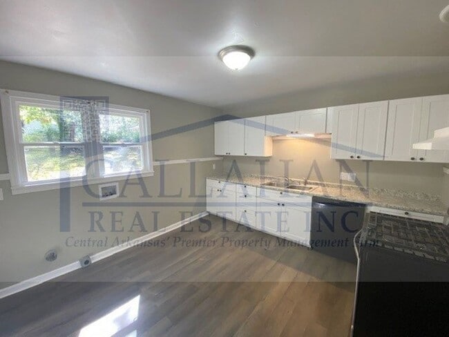 Building Photo - NLR 2 Bedroom Home