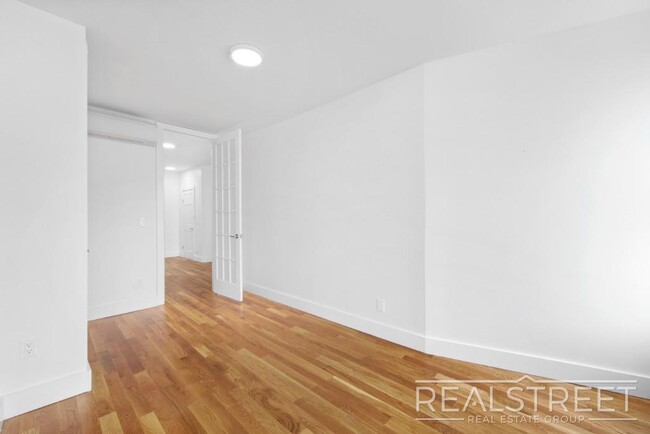 Building Photo - BRAND NEW 3 BED 2 Bath in Bushwick!