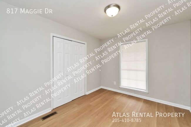 Building Photo - 817 Maggie Dr